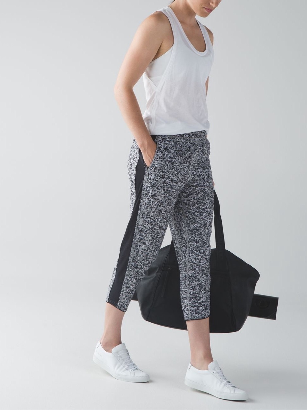 Lululemon women’s mid-waist capri’s